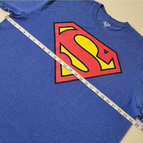 DC Comics Superman Logo Men's Crewneck Short Sleeve Tee - Picture 4 of 11